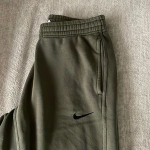 Men’s, Nike, Olive Green Joggers.